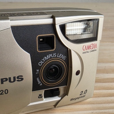 https://www.muuro.pt/product/olympus-e-120