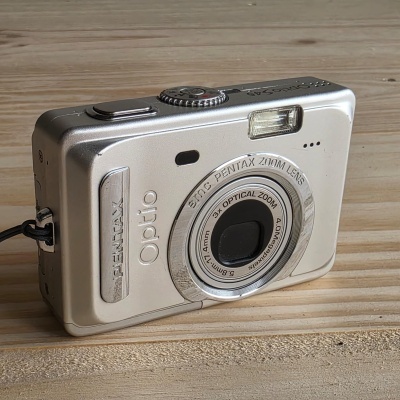 https://www.muuro.pt/product/pentax-optio-s45
