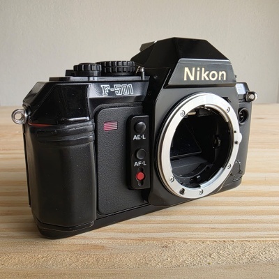 https://www.muuro.pt/product/nikon-f501