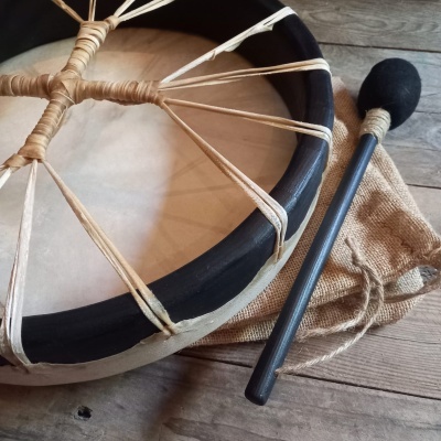 https://www.muuro.pt/product/tambor-lakota-preto