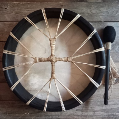https://www.muuro.pt/product/tambor-lakota-preto