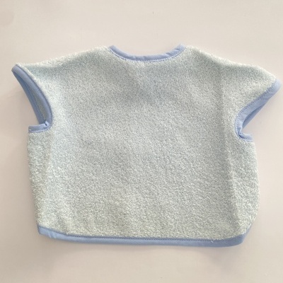 Camisola para bebé azul claro felpudo vista de costas