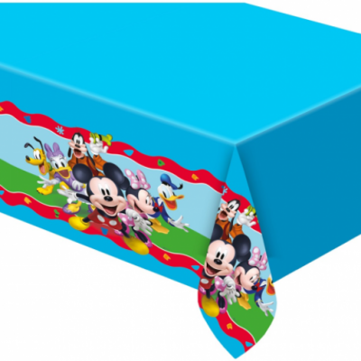Toalha de mesa azul com personagens Disney na faixa decorativa