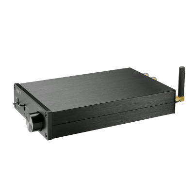 Aparelho eletrónico preto retangular com botão e antena