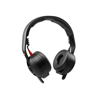 Headphones pretos com almofadas acolchoadas e detalhe vermelho no cabo