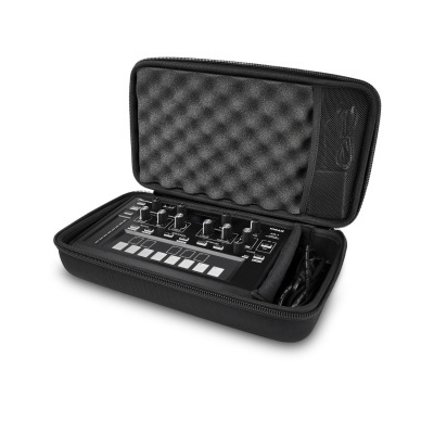 Controlador musical Pioneer TORAIZ AS-1 numa mala preta com interior em espuma.