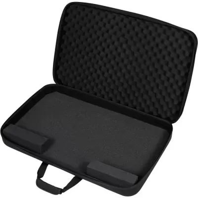 Estojo rígido preto com interior em espuma acolchoada e pega para transporte