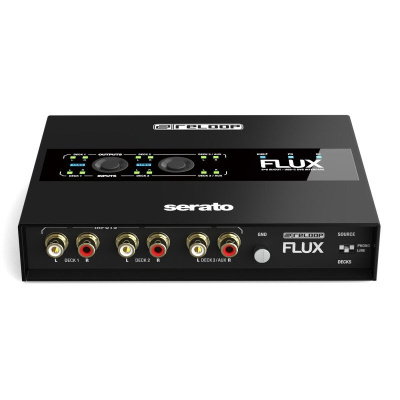 Interface áudio USB preta Reloop Flux com conectores RCA dourados e controlo de áudio