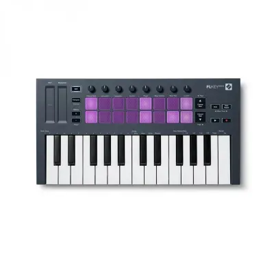 Controlador MIDI FLKEY MINI com teclas preto e branco e pads iluminados a roxo