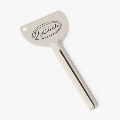 Espátula de cozinha de silicone bege com texto UpCircle