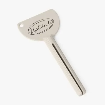 Espátula de cozinha de silicone bege com texto UpCircle