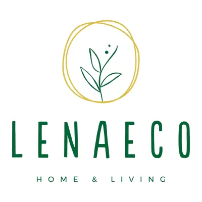 Logótipo LENAECO com ramo verde dentro de círculo amarelo e texto HOME & LIVING