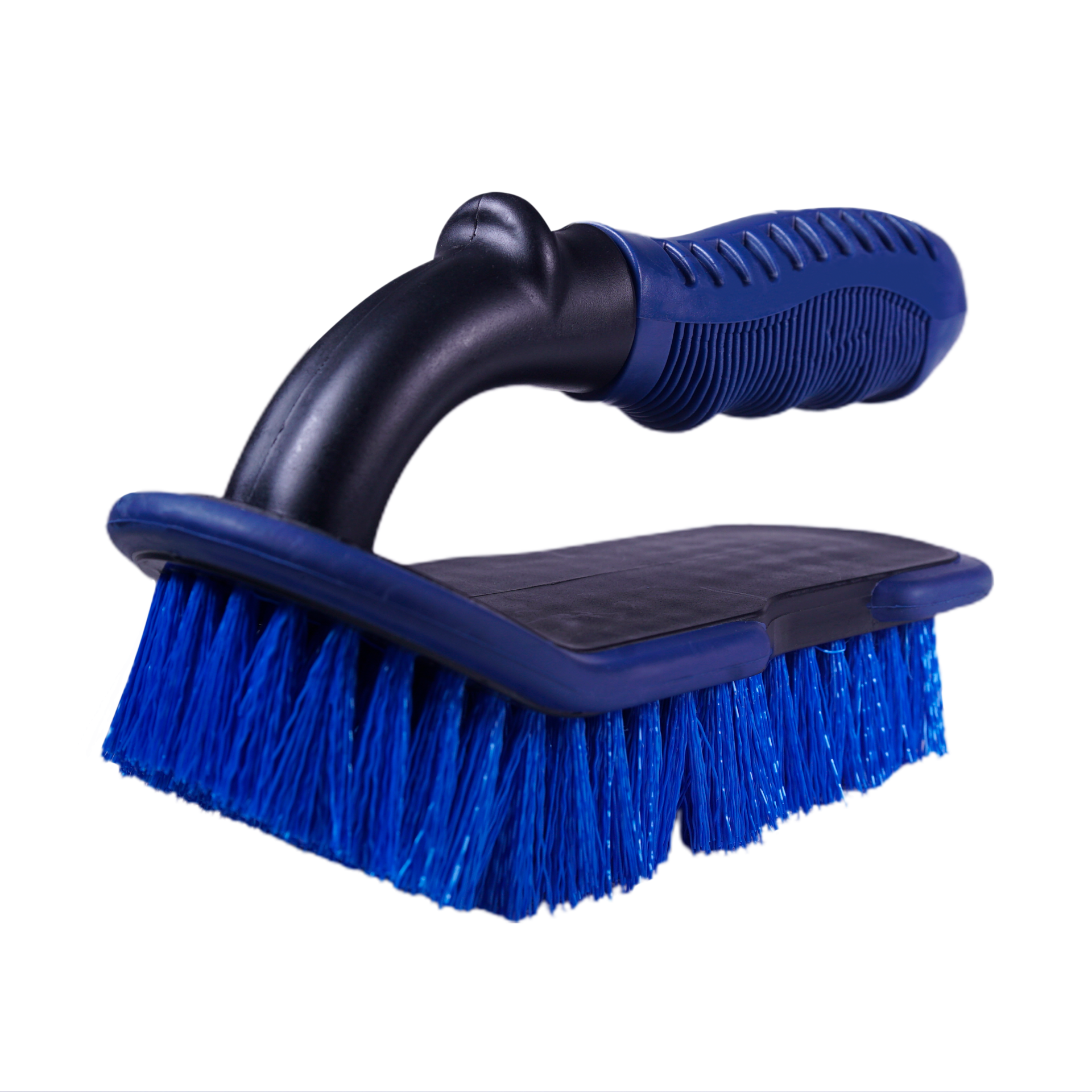 Escova de limpeza com alça azul e preta e cerdas azuis