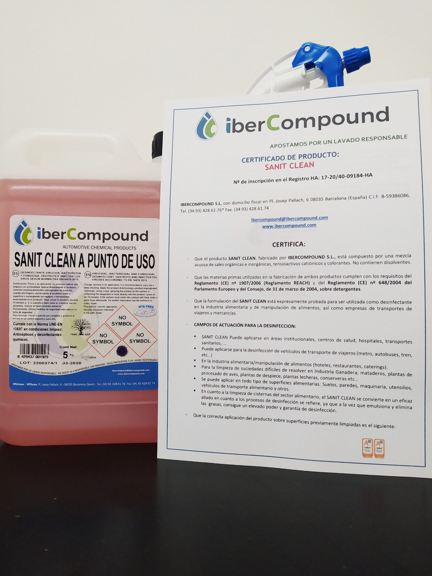 Recipiente plástico 5 litros com líquido vermelho iberCompound SANIT CLEAN e certificado de produto