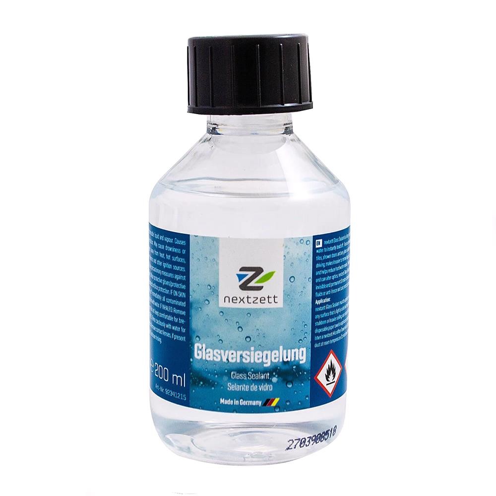 Frasco transparente com tampa preta e rótulo azul de selante para vidro