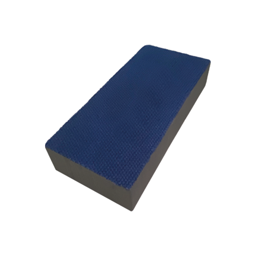 bloco retangular cinza com topo azul texturizado