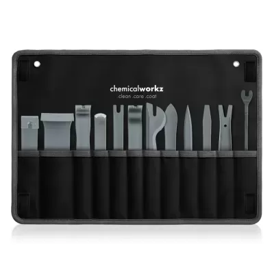 Conjunto de 12 ferramentas de plástico cinza organizadas em bolsa preta