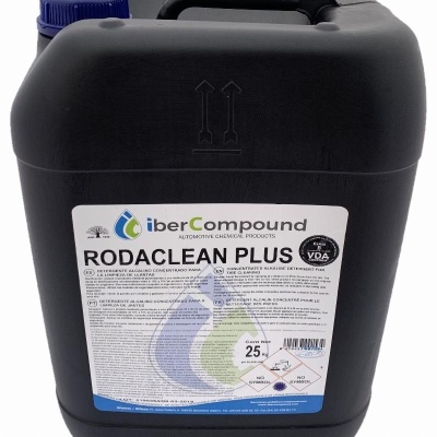 Recipiente preto de plástico com rótulo branco do produto RODACLEAN PLUS