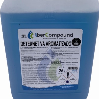 Recipiente azul de detergente aromatizado IberCompound com rótulo branco