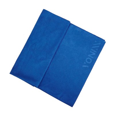Toalha azul de microfibra com inscrição VONAVY em relevo