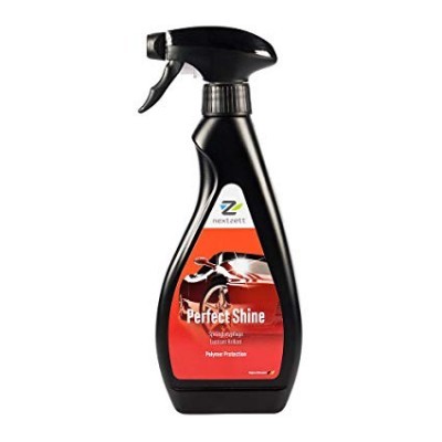 Frasco pulverizador preto com etiqueta vermelha e imagem de carro