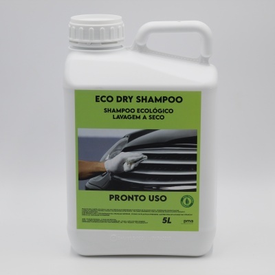 Recipiente 5 litros de shampoo ecológico para lavagem a seco com etiqueta verde e imagem de limpeza automóvel