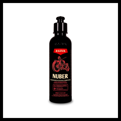 Frasco preto com dispensador rotulado RAZUX NUBER para limpeza de capacetes