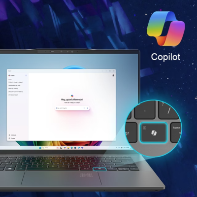 Portátil prateado com interface do Microsoft Copilot no ecrã