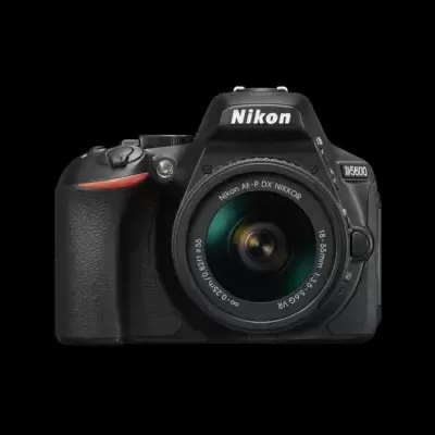 Câmara DSLR Nikon D5600 com lente 18-55mm