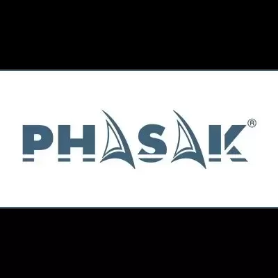 Logótipo PHASAK com desenhos de velas estilizadas em azul e fundo branco