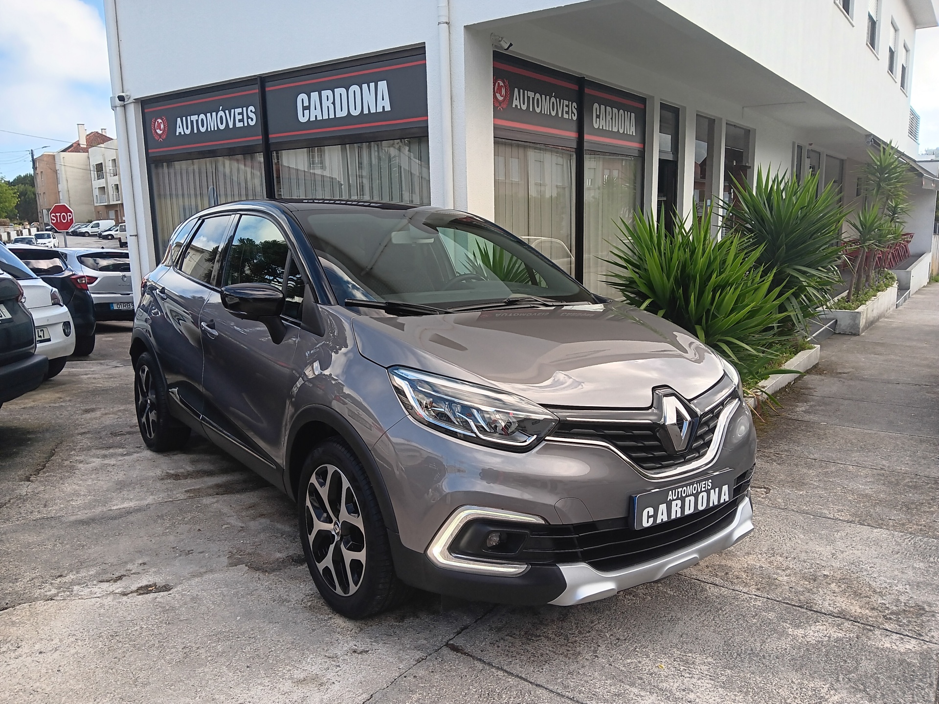 Renault Captur Exclusive 0.9 TCe 90cv Renault Captur Exclusive 0.9 TCe 90cv