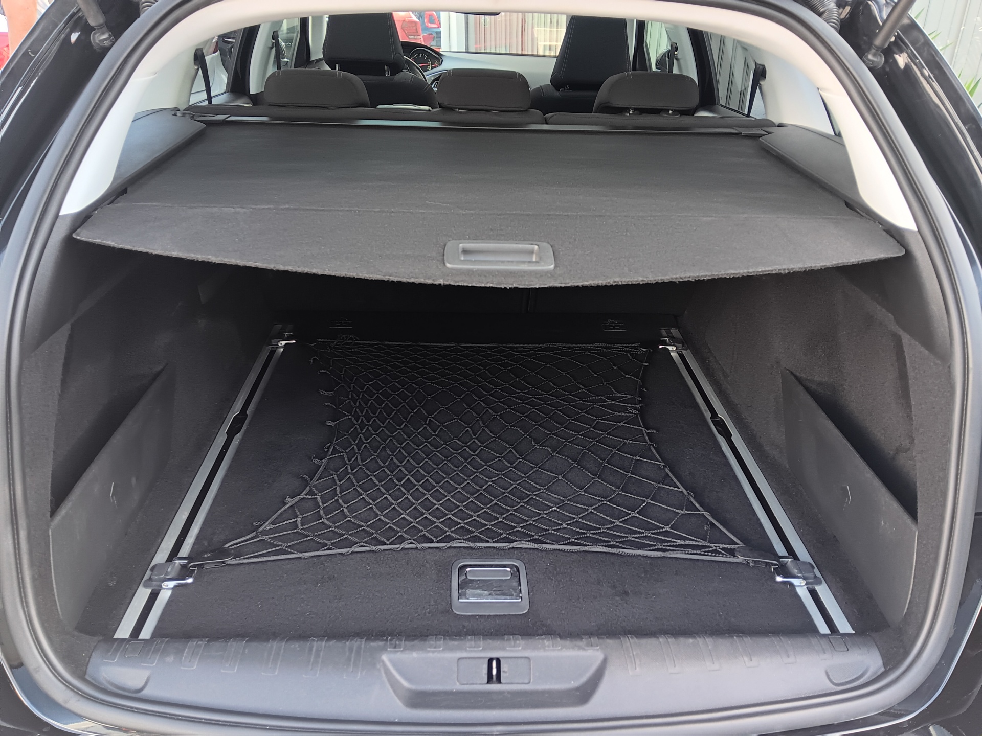 Peugeot 308 Sw Allure 1.6 e-HDi 115cv Peugeot 308 Sw Allure 1.6 e-HDi 115cv