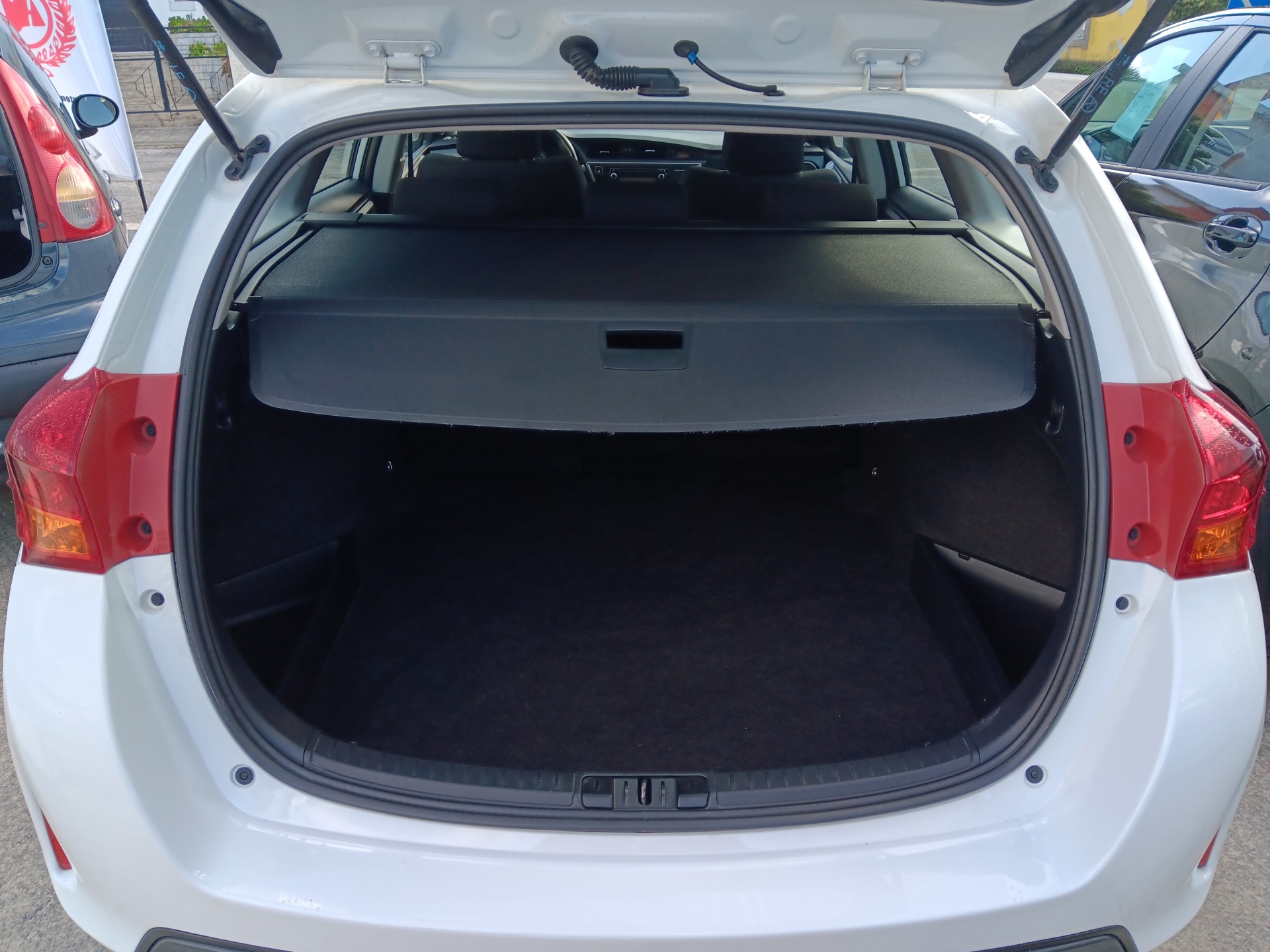 Toyota Auris Touring Sports 1.33 VVT-i 100cv Toyota Auris Touring Sports 1.33 VVT-i 100cv