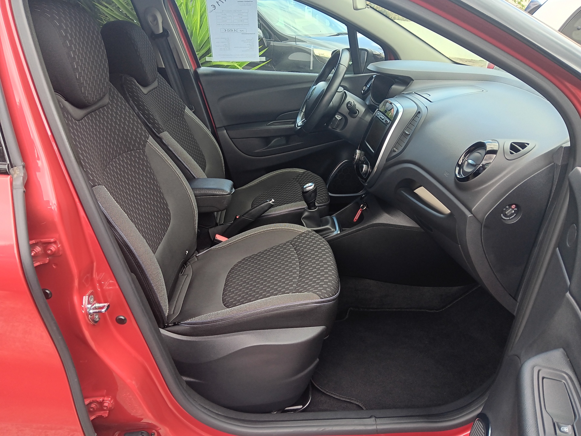 Renault Captur Exclusive 0.9 TCe 90cv Renault Captur Exclusive 0.9 TCe 90cv