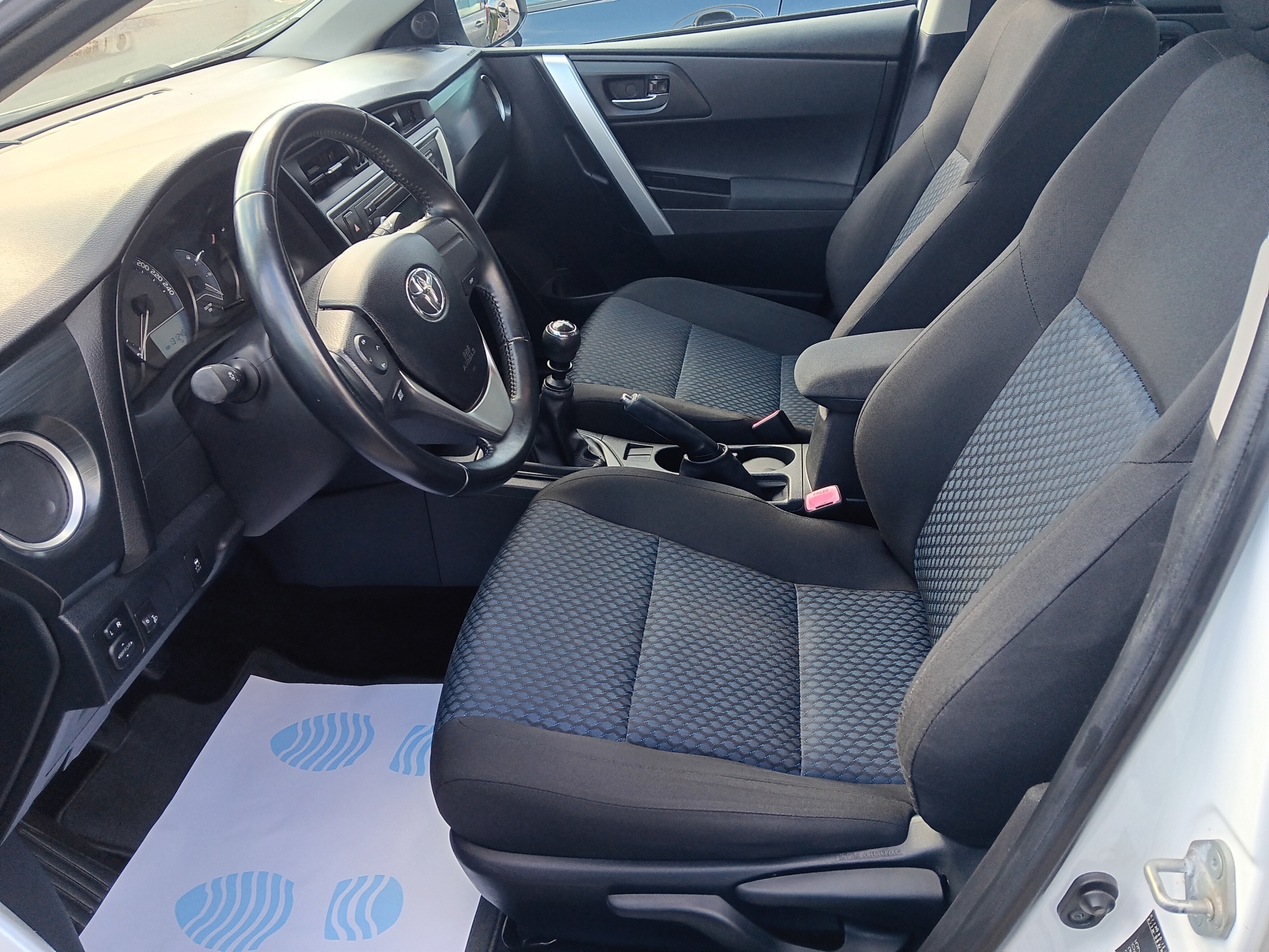 Toyota Auris Touring Sports 1.33 VVT-i 100cv Toyota Auris Touring Sports 1.33 VVT-i 100cv