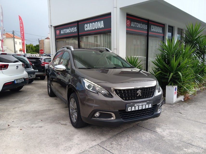 Peugeot 2008 Style 1.2 Puretech 82cv Peugeot 2008 Style 1.2 Puretech 82cv