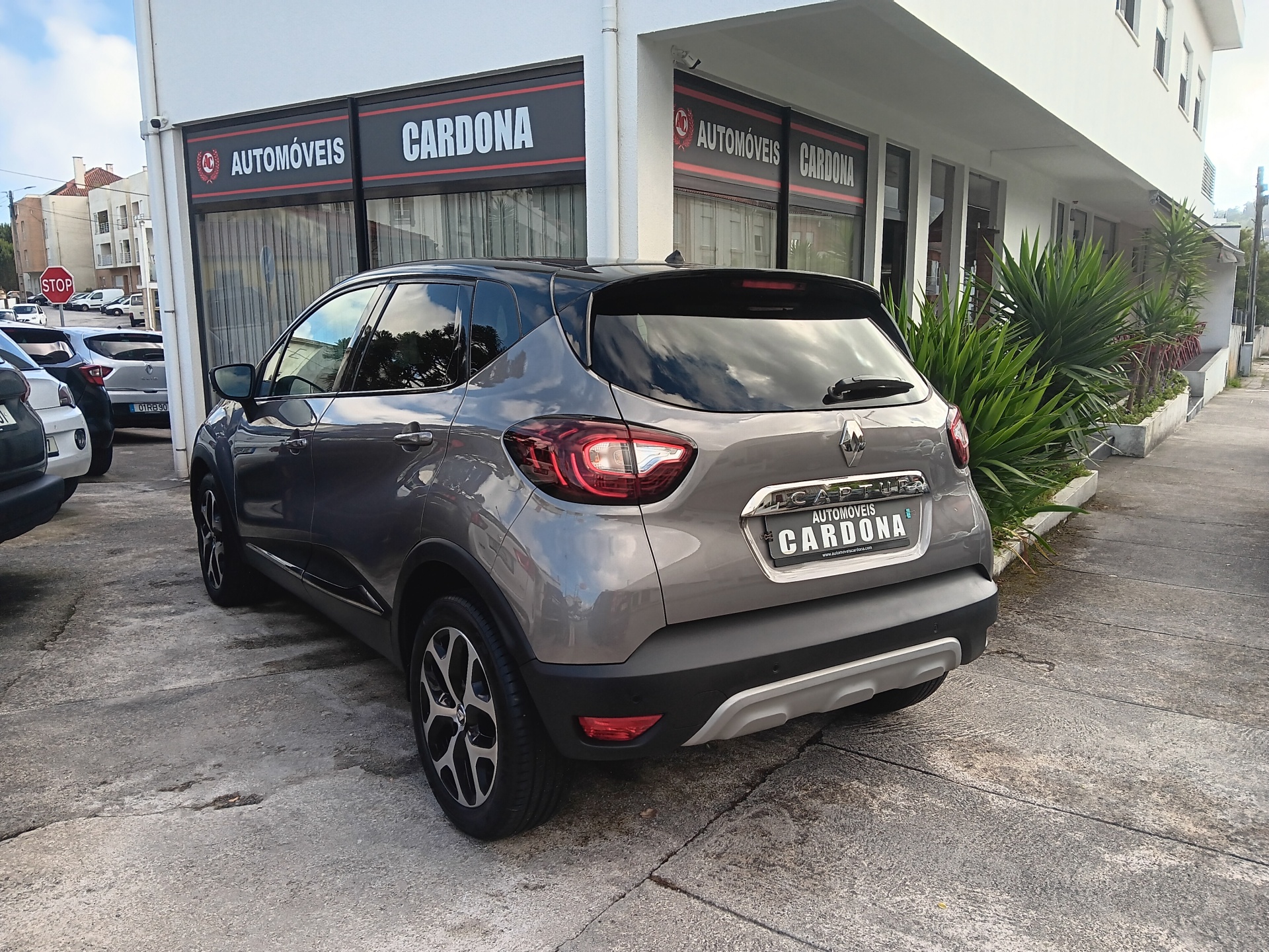 Renault Captur Exclusive 0.9 TCe 90cv Renault Captur Exclusive 0.9 TCe 90cv