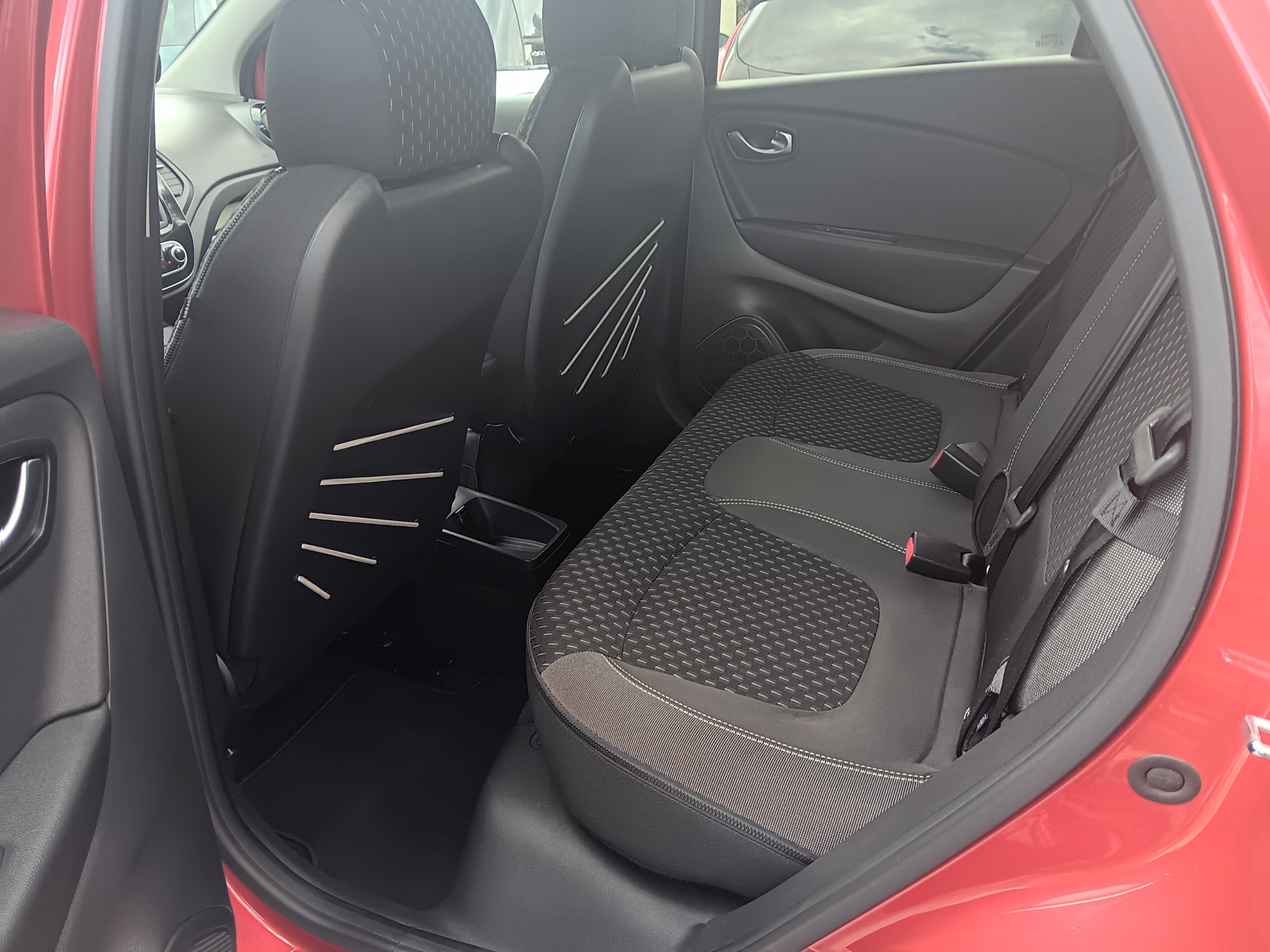 Renault Captur Exclusive 0.9 TCe 90cv Renault Captur Exclusive 0.9 TCe 90cv