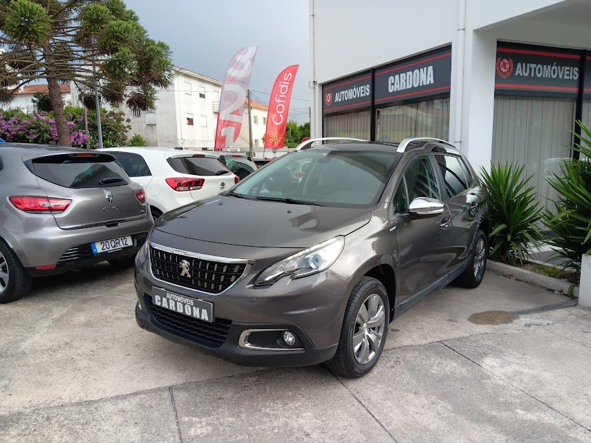 Peugeot 2008 Style 1.2 Puretech 82cv Peugeot 2008 Style 1.2 Puretech 82cv