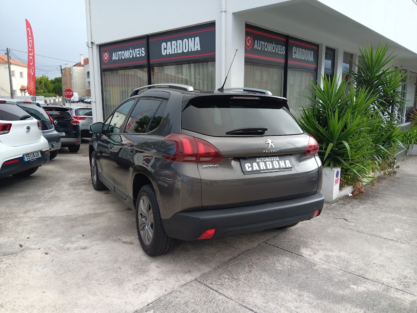 Peugeot 2008 Style 1.2 Puretech 82cv Peugeot 2008 Style 1.2 Puretech 82cv