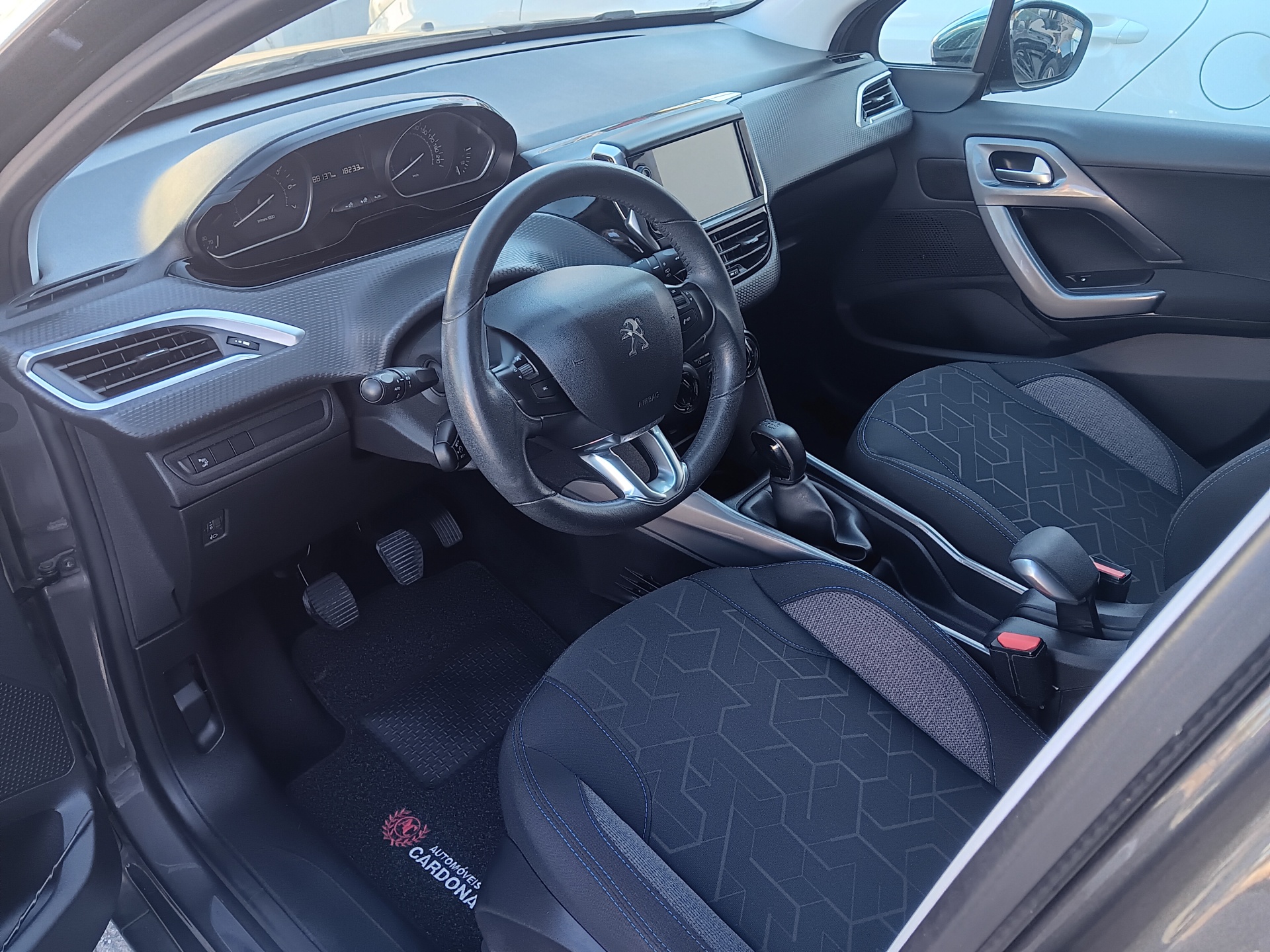 Peugeot 2008 Style 1.2 Puretech 82cv Peugeot 2008 Style 1.2 Puretech 82cv