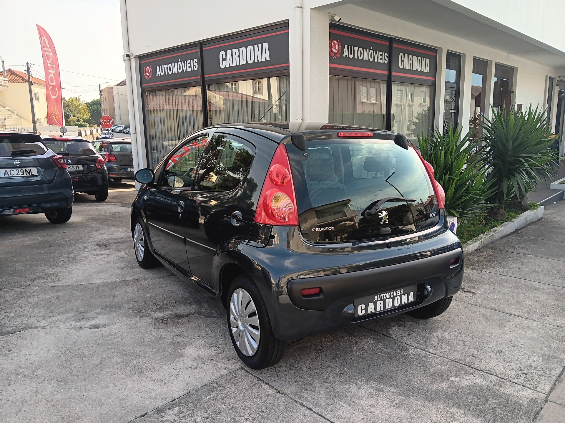 Peugeot 107 2-Tronic 1.0 68cv (caixa automática) Peugeot 107 2-Tronic 1.0 68cv (caixa automática)