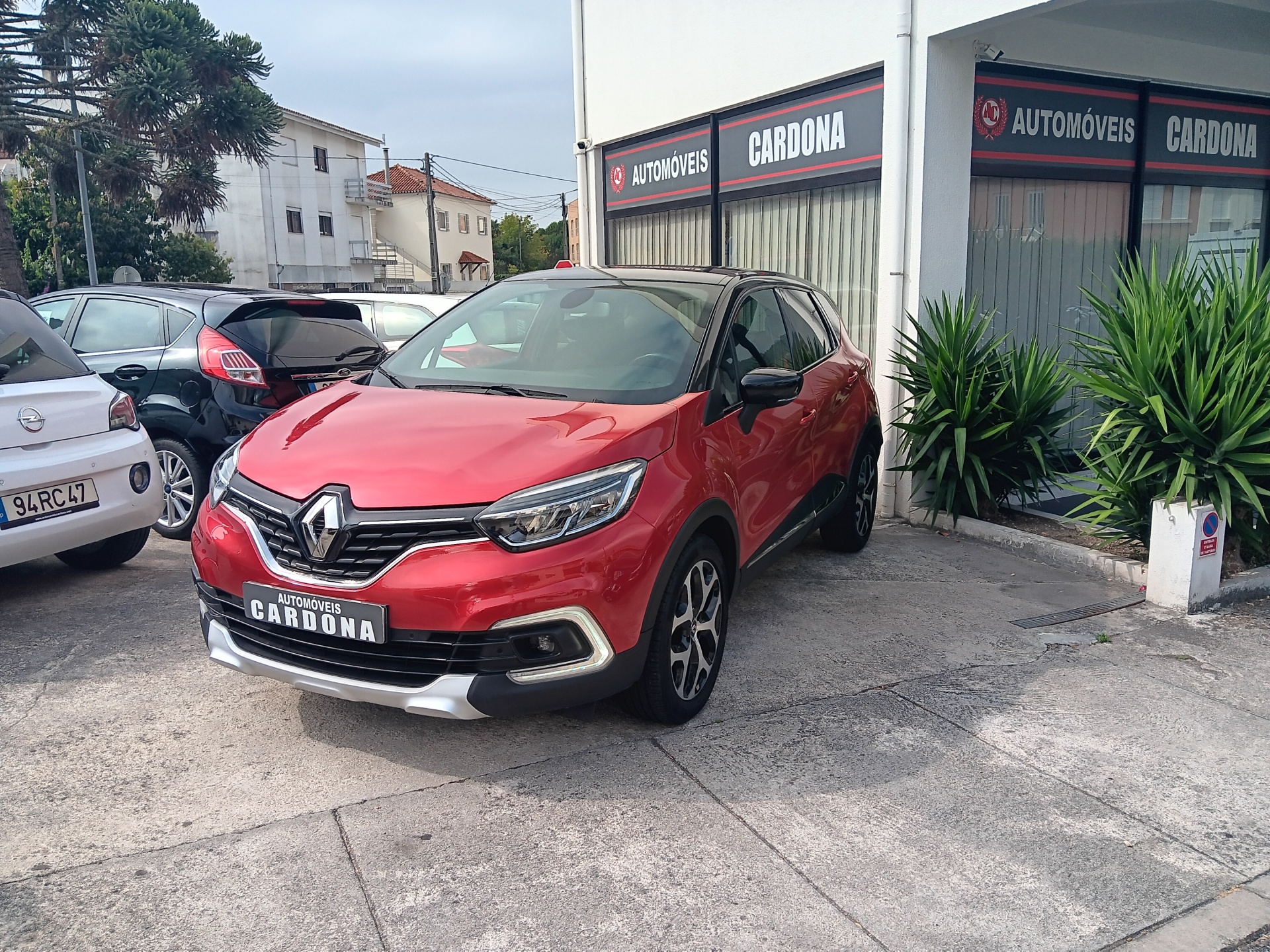 Renault Captur Exclusive 0.9 TCe 90cv Renault Captur Exclusive 0.9 TCe 90cv