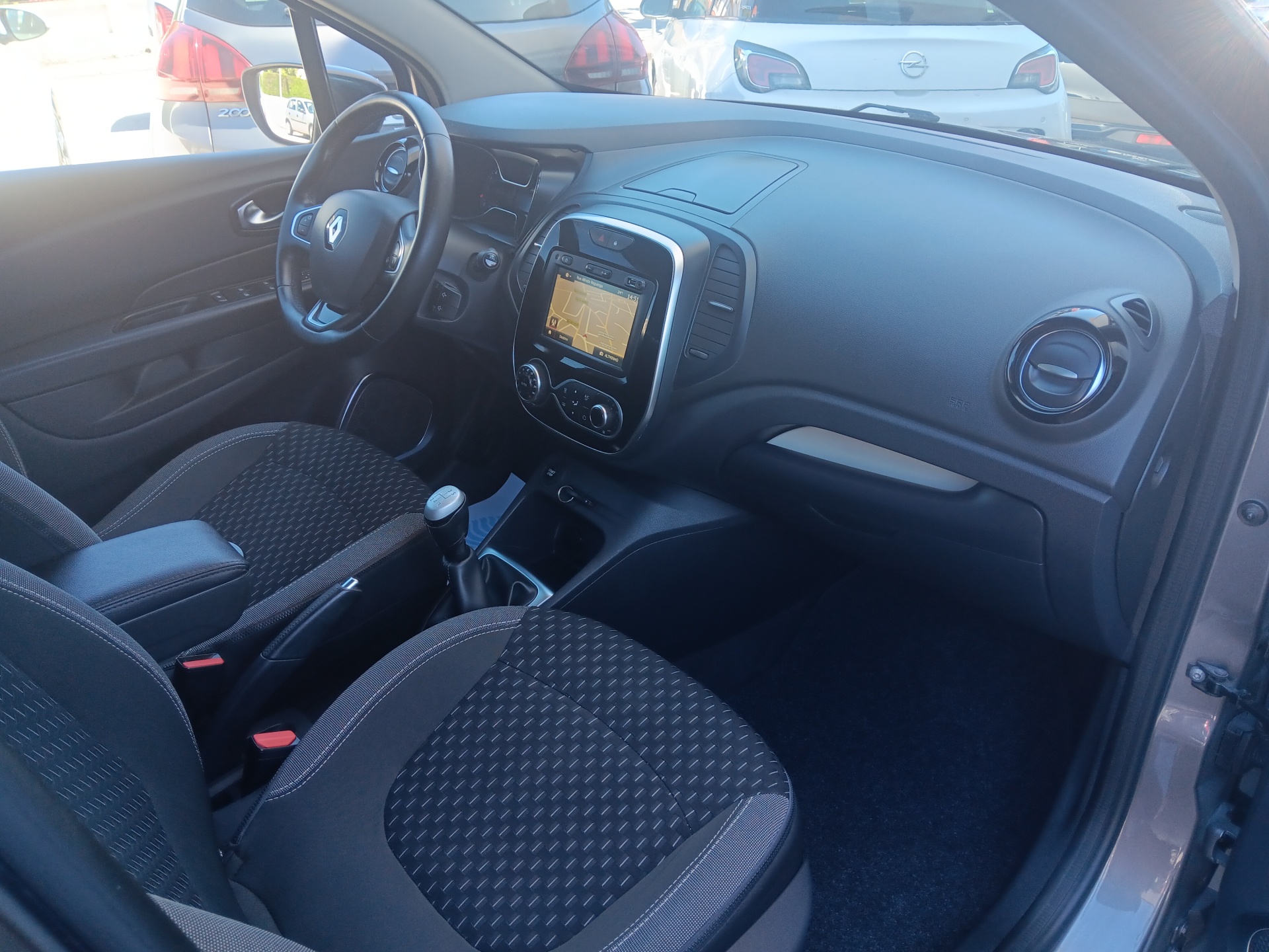 Renault Captur Exclusive 0.9 TCe 90cv Renault Captur Exclusive 0.9 TCe 90cv