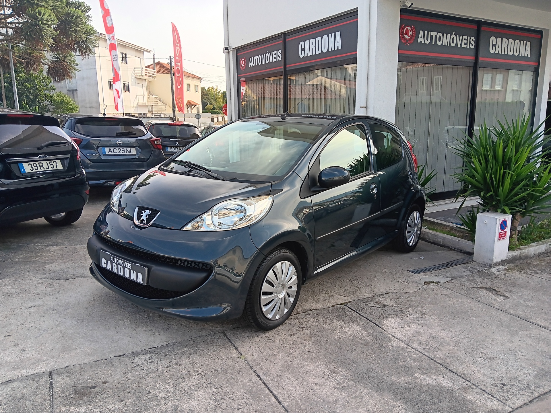 Peugeot 107 2-Tronic 1.0 68cv (caixa automática) Peugeot 107 2-Tronic 1.0 68cv (caixa automática)