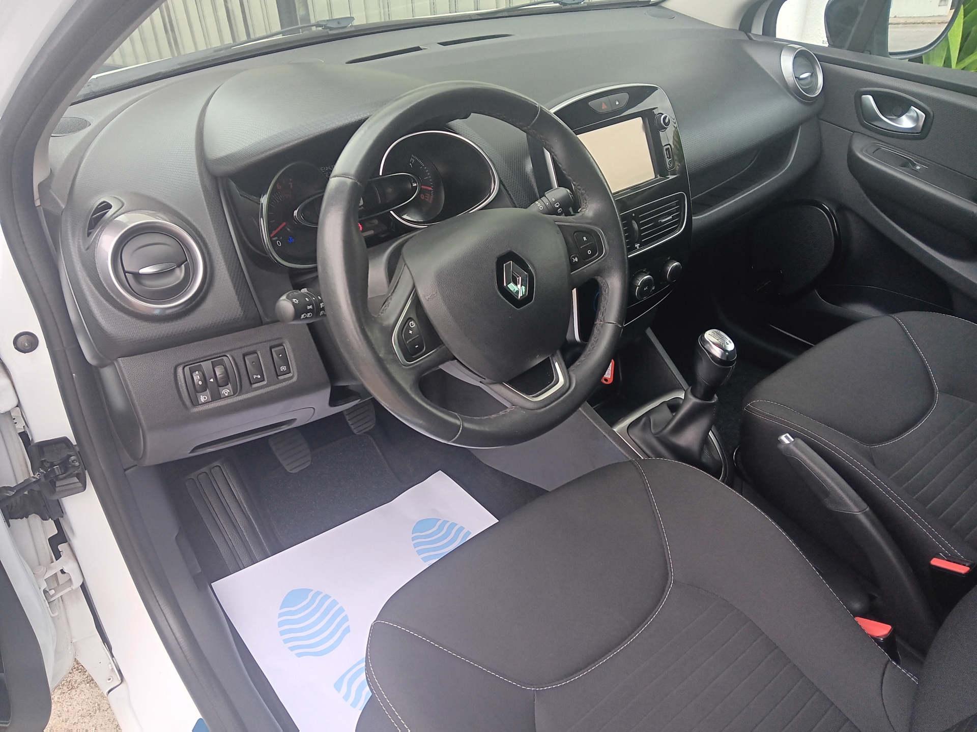 Renault Clio Limited 0.9 TCe 90cv Renault Clio Limited 0.9 TCe 90cv