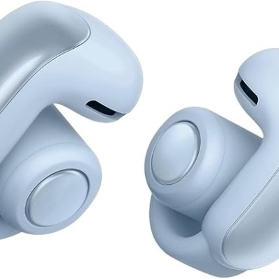 Auriculares sem fios azul clara com design ergonómico