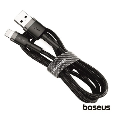 Cabo USB preto trançado com conetores USB A e Lightning e presilha Baseus