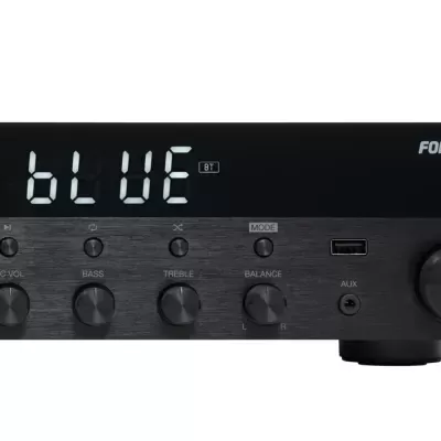 Amplificador de som preto com display digital e controlo remoto preto