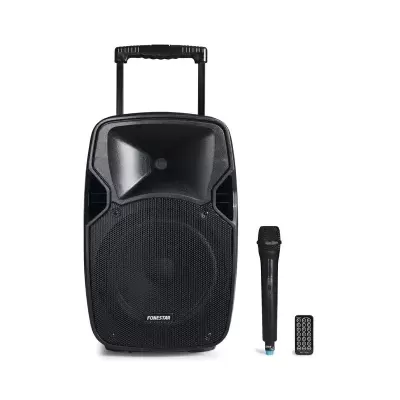 Coluna de som preta com microfone e comando remoto em fundo branco